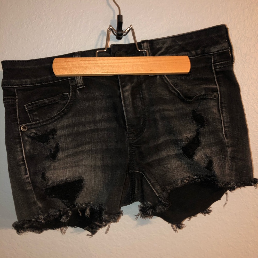 AEO black distressed midi shorts